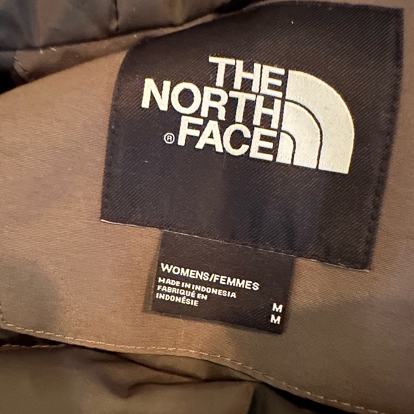 North face women’s new outerboroughs parka size medium - Picture 5 of 8